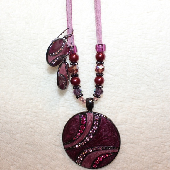 Necklaces - Picture 6 of 11